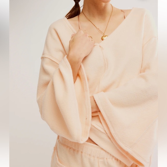 Free People day off peachy pink jogger sweater NWOT ONLY JOGGERS ⭐️ - Picture 4 of 8